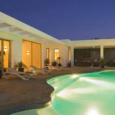 Casa Taburiente - 4 Bedroom Luxury - Well Furnished Interior - Perfect For Families Villa Puerto del Carmen (Lanzarote)