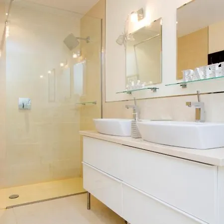 Casa Taburiente - 4 Bedroom Luxury - Well Furnished Interior - Perfect For Families * Puerto del Carmen (Lanzarote)